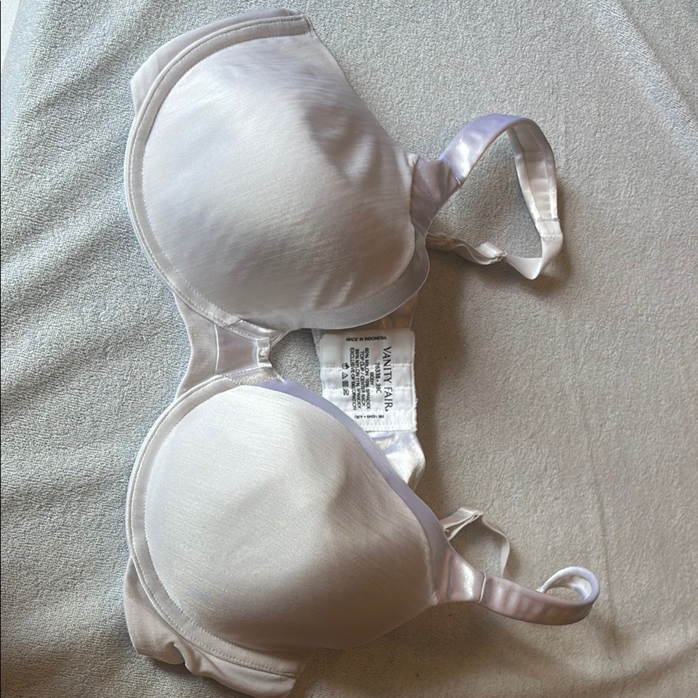 Vanity Fair 38C White Underwire Satin Bra style 76338